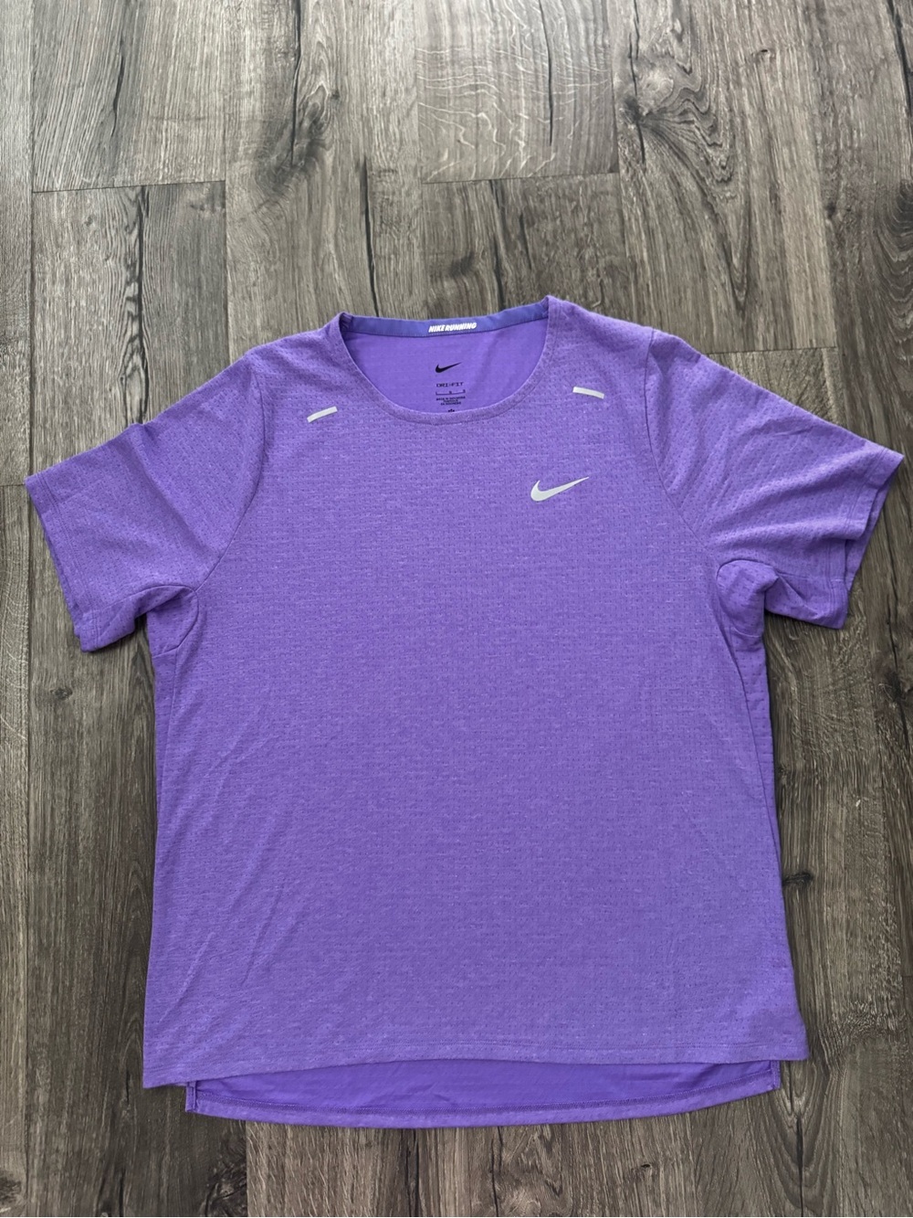Nike Men’s Purple Dri-FIT Training running Tee size large